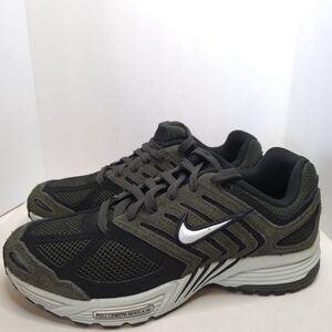 Nike Women's Air Pegasus 2005 sneakers in the "Sequoia and Black" 9W